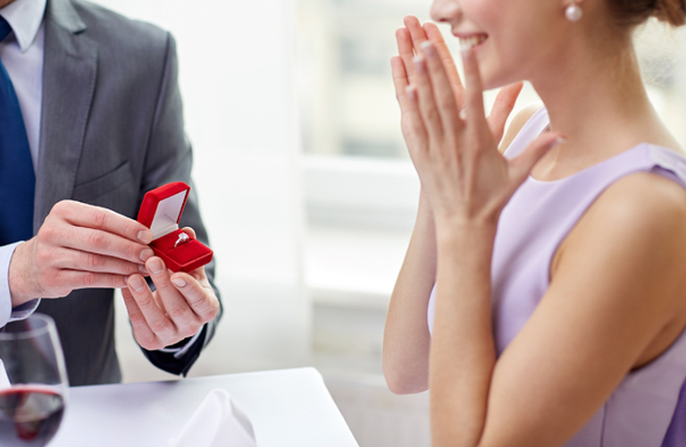クリスマスにプロポーズを受け、成婚者が誕生しました！【活動期間5カ月間で成婚へ】